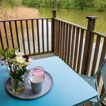 Lakeside Cabin On Stilts- 'Kingfisher' Villa Rous Lench Exterior foto