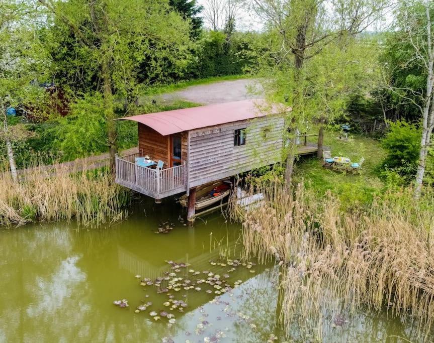 Lakeside Cabin On Stilts- 'Kingfisher' Villa Rous Lench Exterior foto